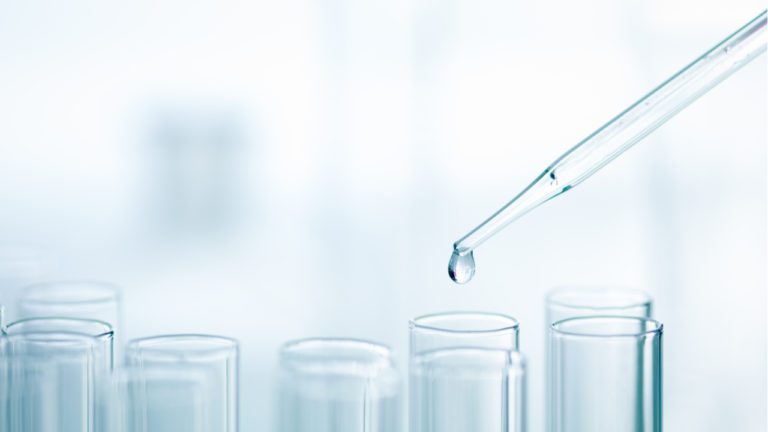 laboratorio-toma-de-muestras-de-agua-pipeta-foto-Comaniciu-Dan-768x432-1